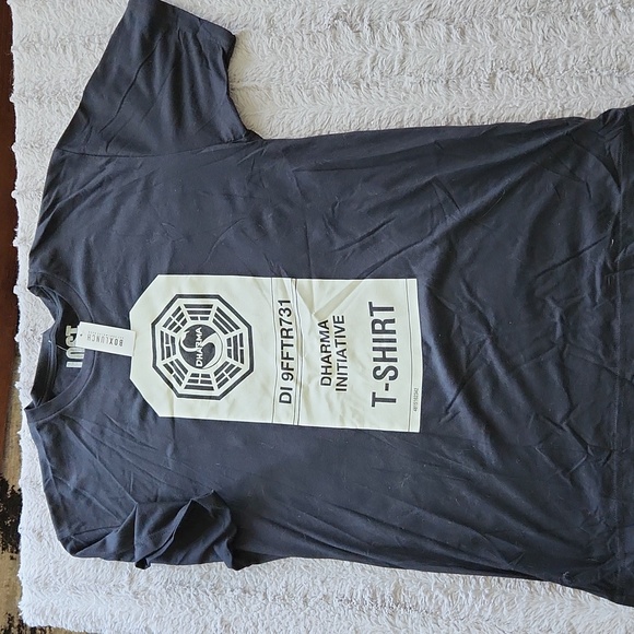 LOST t shirt L and M available - Picture 2 of 4